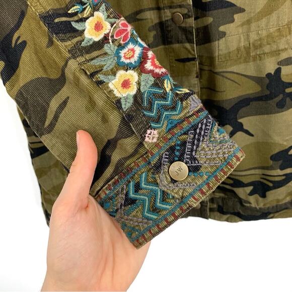 JOHNNY WAS Workshop Raquel Corduroy Embroidered Shacket Green Camo PXS - Picture 4 of 10